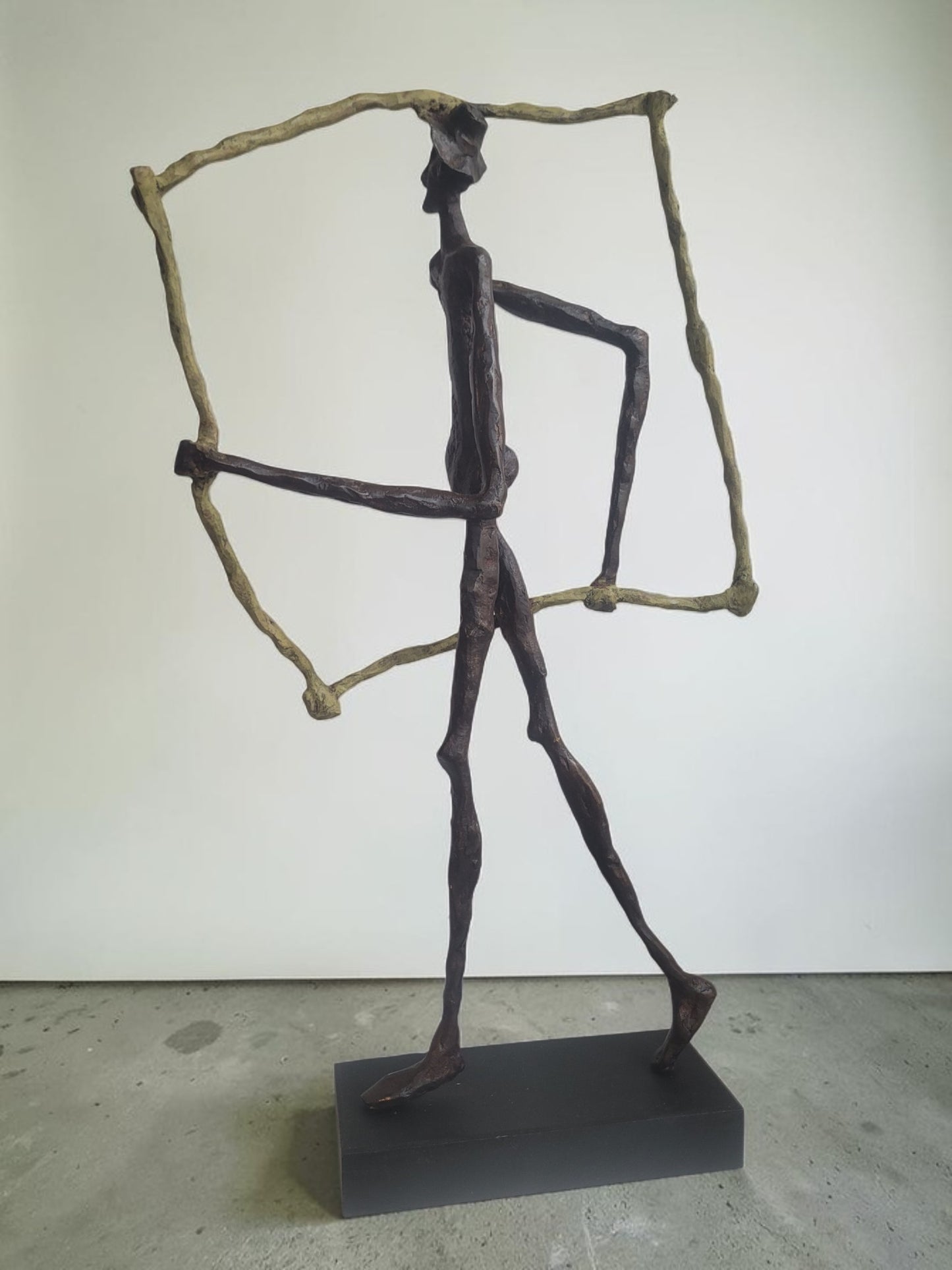 Bronze-Skulptur "L'Homme Encadré #1", by Boureima Ouedraogo, 52 cm, Bronze massiv, 2026