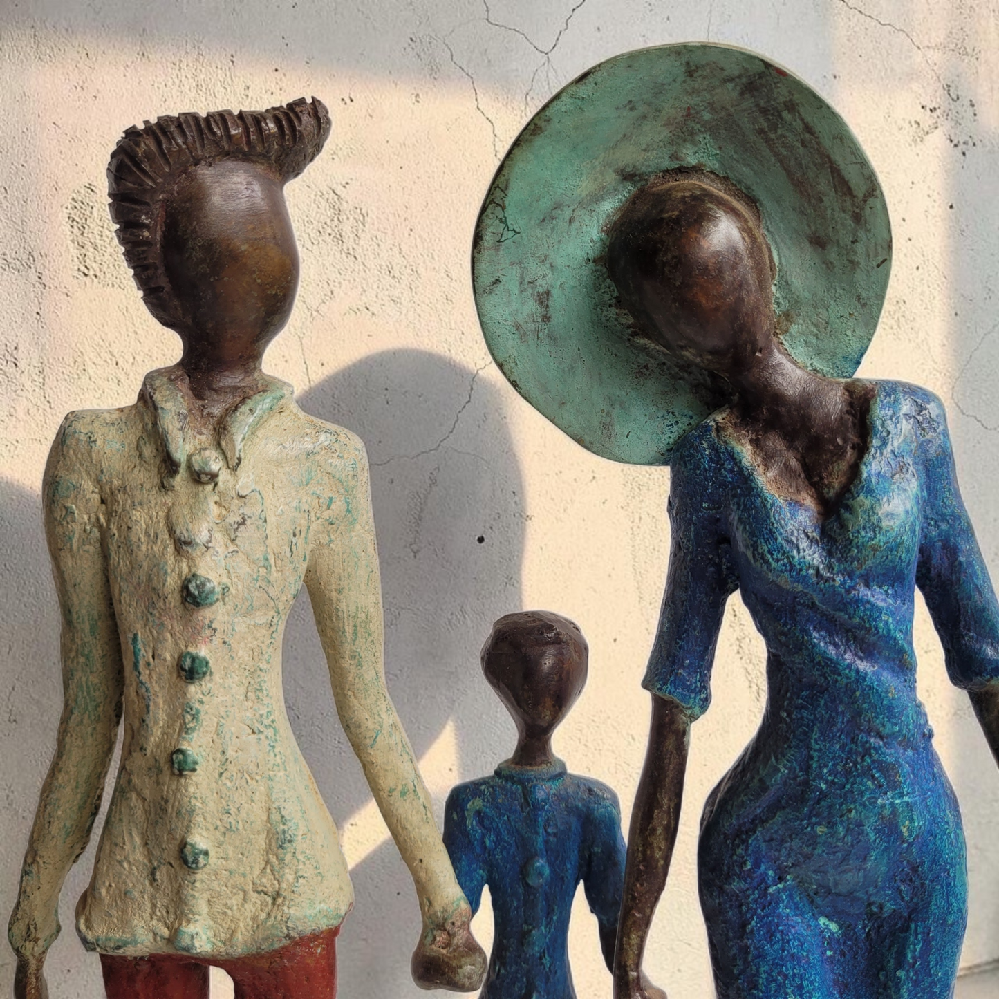 "Spaziergang zu dritt #2" Bronze-Skulptur von Issouf Iboudou, 31 cm, 2026