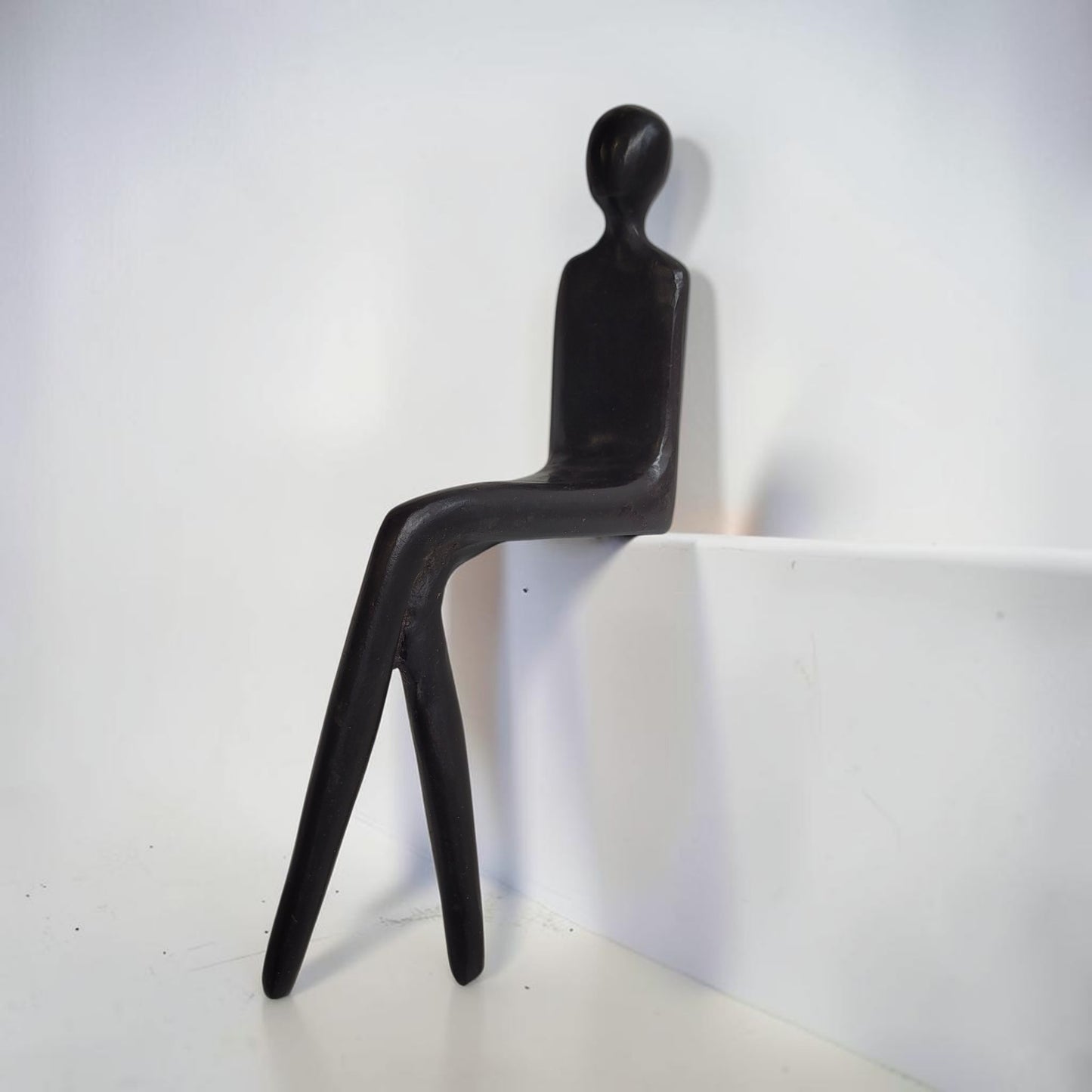 Bronze-Skulptur "La silhouette assise", by Boureima Ouedraogo, Bronze massiv, 2026