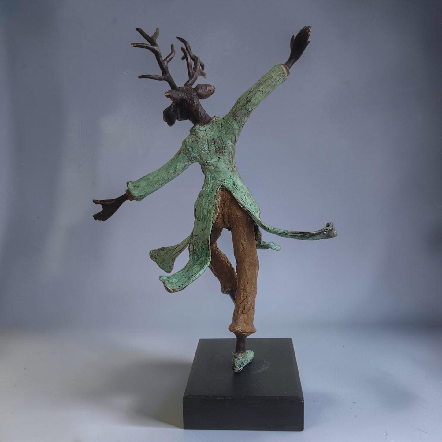 Bronze-Skulptur "L'esprit du cerf", by Boureima Ouedraogo, 37 cm, Bronze massiv, 2026