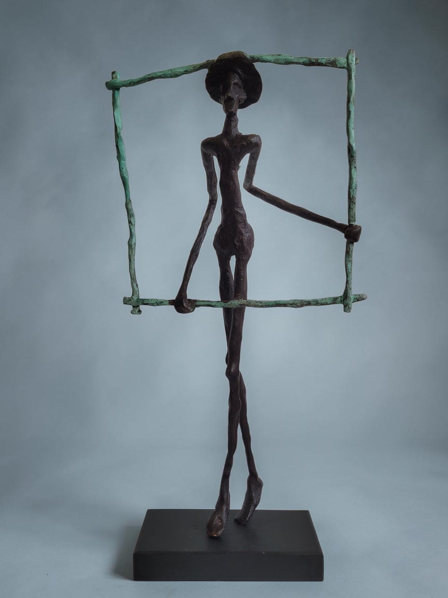 Bronze-Skulptur "L'Homme Encadré #2", by Boureima Ouedraogo, 52 cm, Bronze massiv, 2026