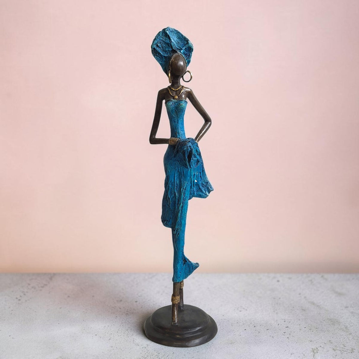 Bronze-Skulptur "Je pose donc je suis (I)" by Issouf B. | 55 cm | Einzelstücke