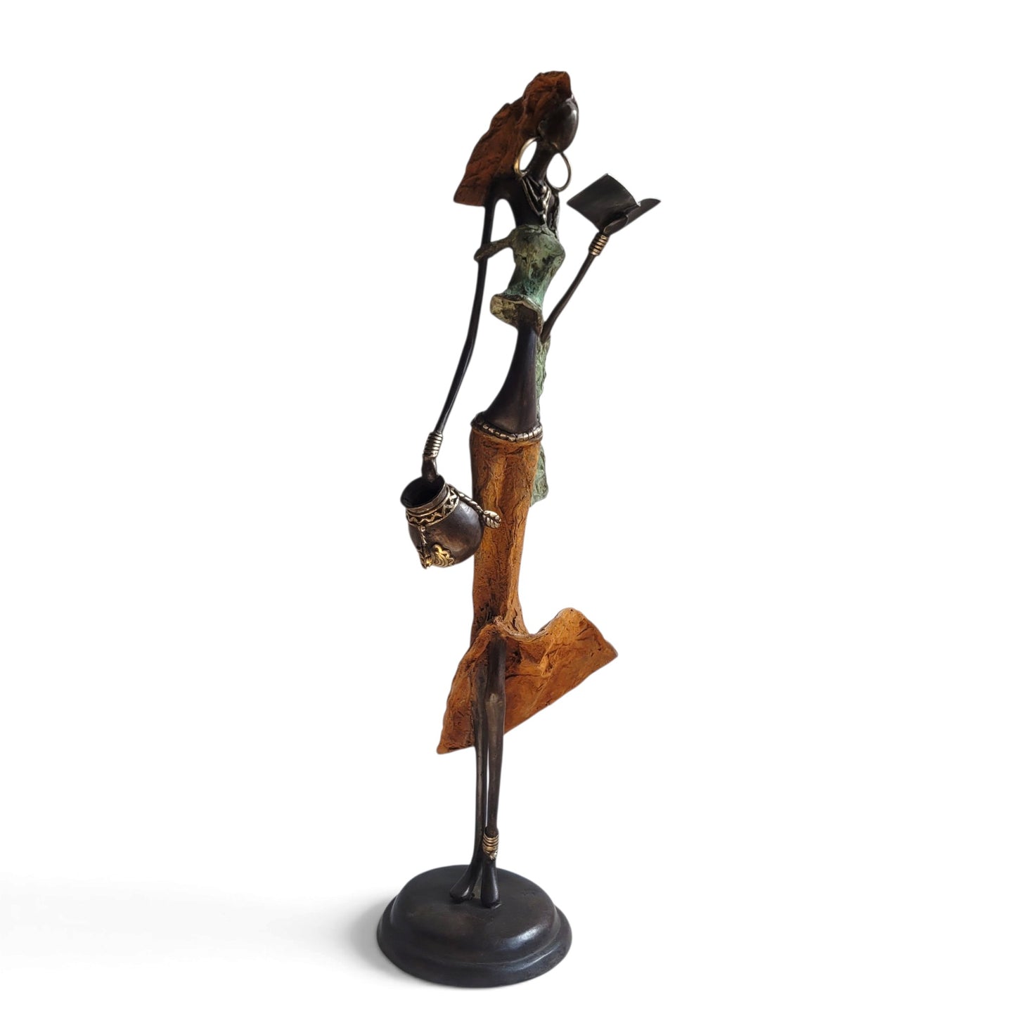 Grande femme qui lit | Bronze-Skulptur von Issouf Iboudou | 67 cm | 3,6 kg | Einzelstück