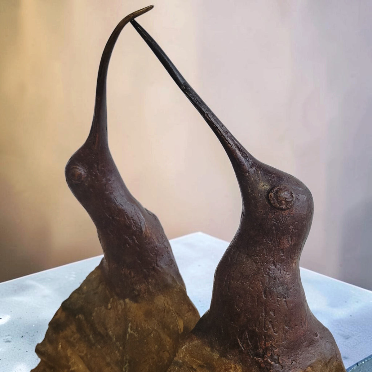 Bronze-Skulptur "Les oiseaux au grand feuillage" von Boureima Ouedraogo, 2026, Brown