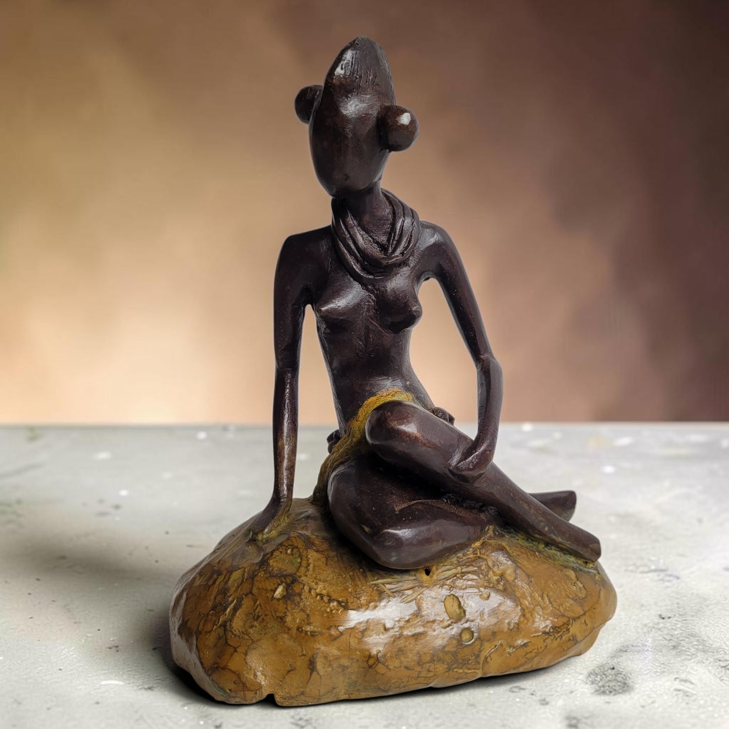Bronze-Skulptur "Sirène du Rocher", by Boureima Ouedraogo, Bronze massiv, 2026
