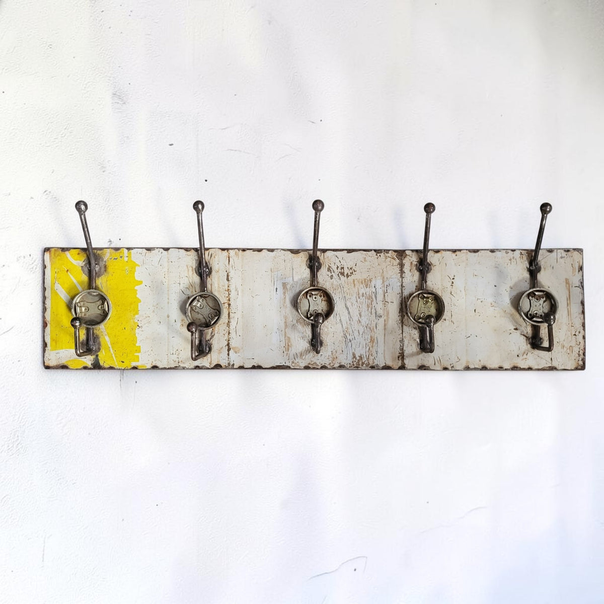 Porte-manteaux 5 crochets en barils de pétrole recyclés Upcycling | différentes couleurs