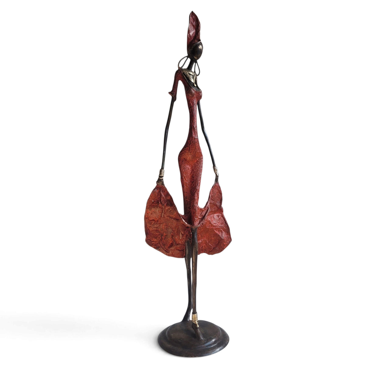 La reine écarlate | Bronze-Skulptur von Issouf Iboudou | 73 cm | 3,25 kg | Einzelstück