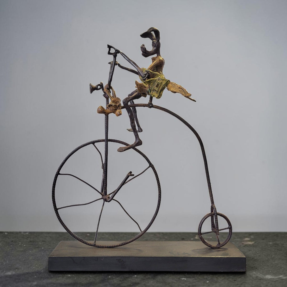 "En roue libre", by Boureima Ouedraogo, Bronze, 2026, Einzelstück
