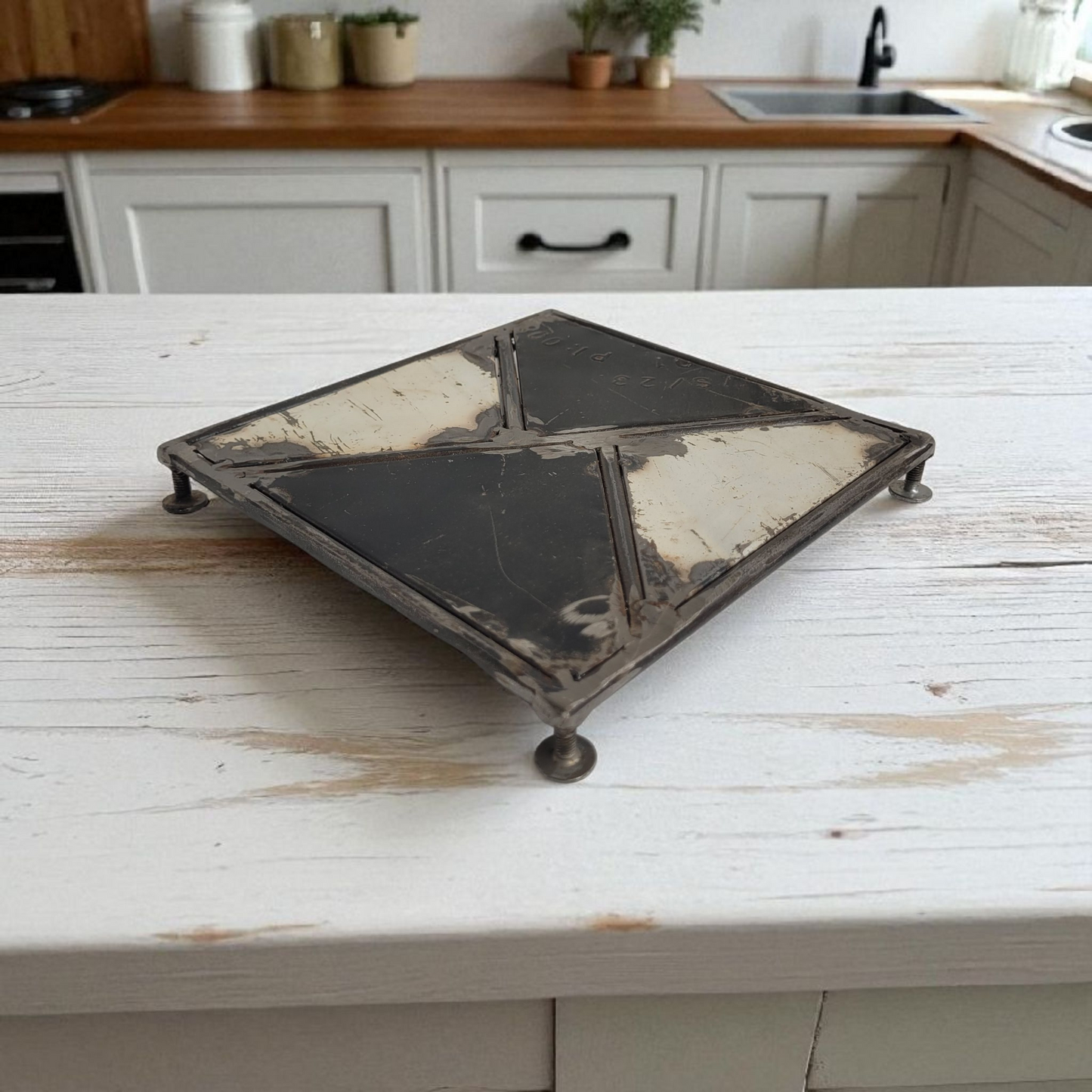 Dessous de plat "Mosaïque" by Petit Pascal | Upcycling de vieux fûts de pétrole