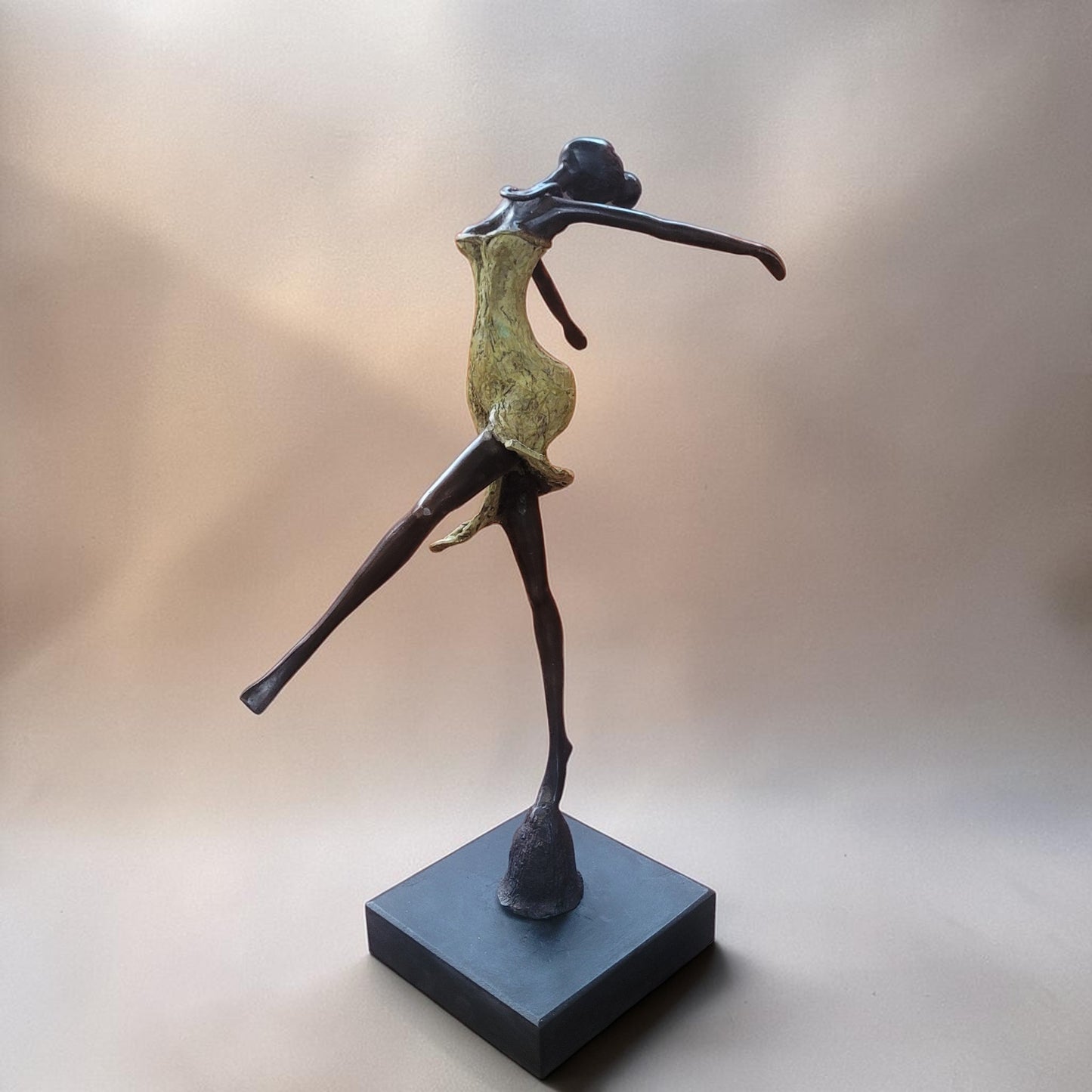 "La danseuse classique n°2", Boureima Ouedraogo, Bronze massiv, 2026