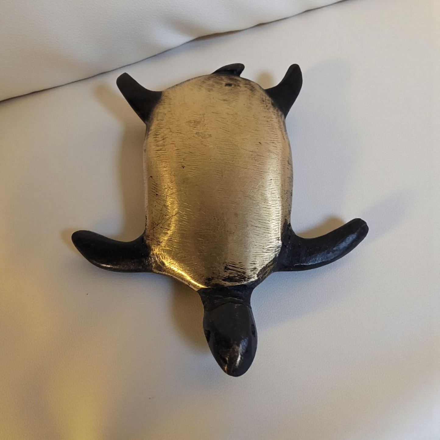 Schildkröte Baby Meeresschildkröte aus Bronze | by Issouf Iboudou