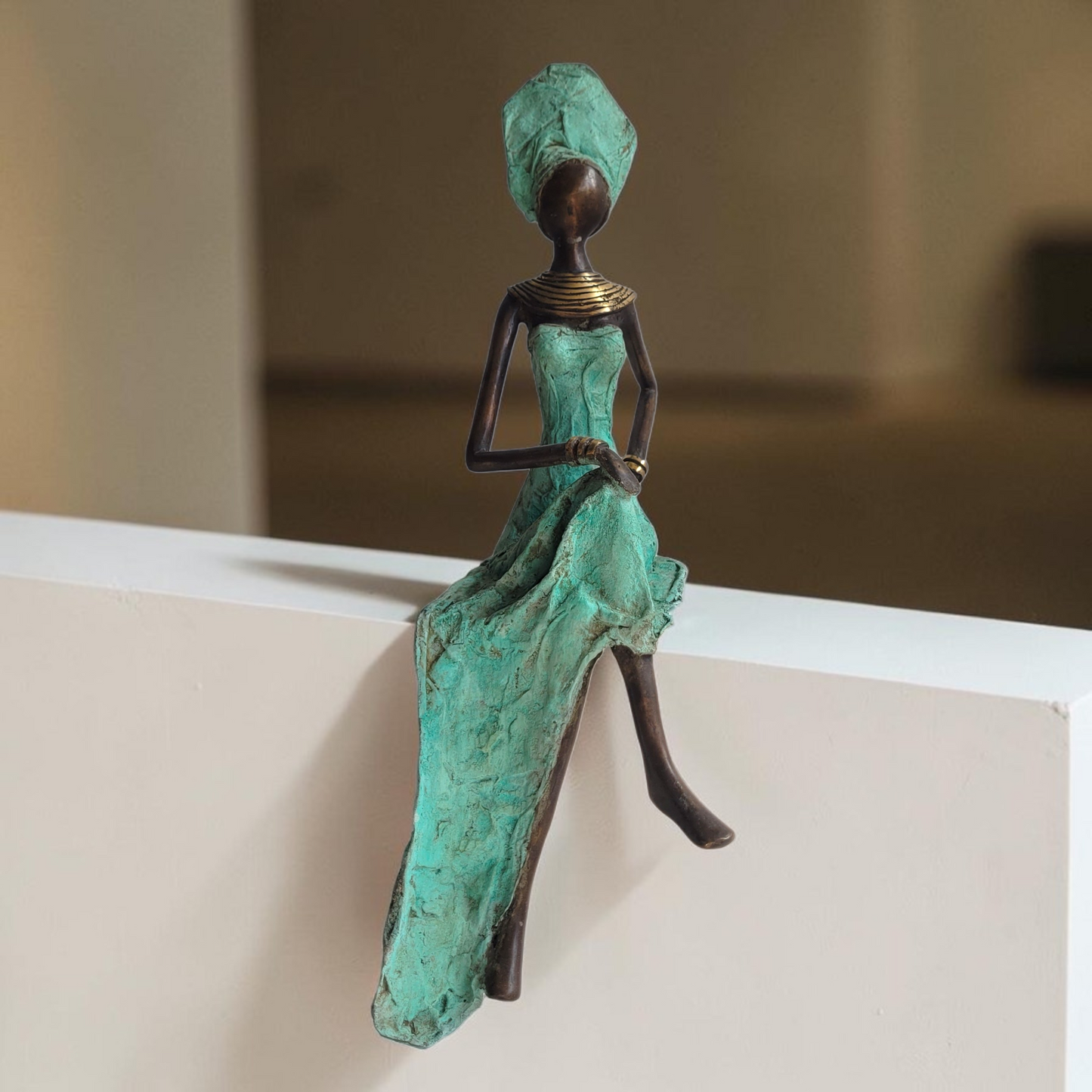 Die Elegante im wehenden Kleid | Bronze-Skulptur von Karim Sana | 43cm, 3kg