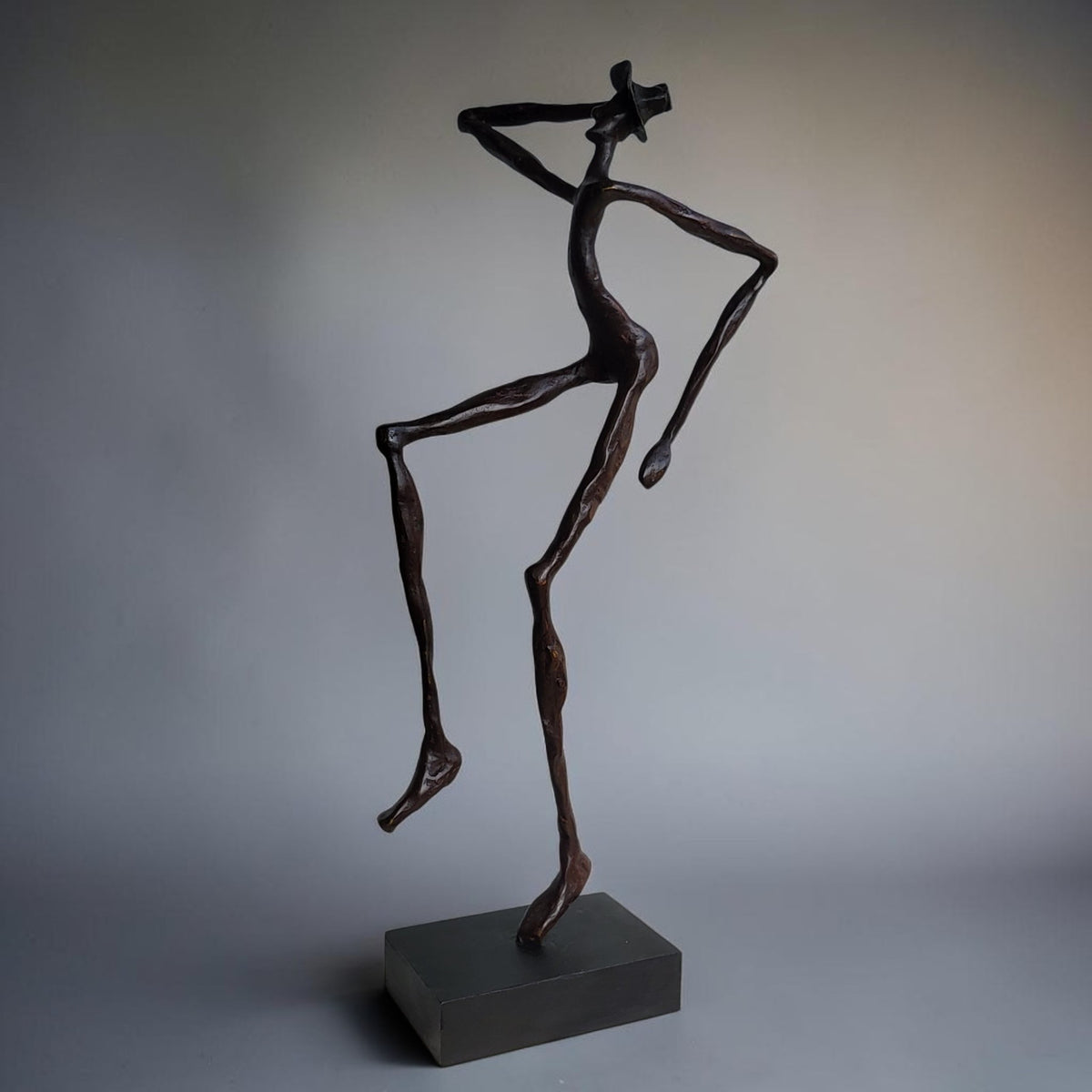 Bronze-Skulptur "Silly Walk II", by Boureima Ouedraogo, 50 cm, Bronze massiv, 2026