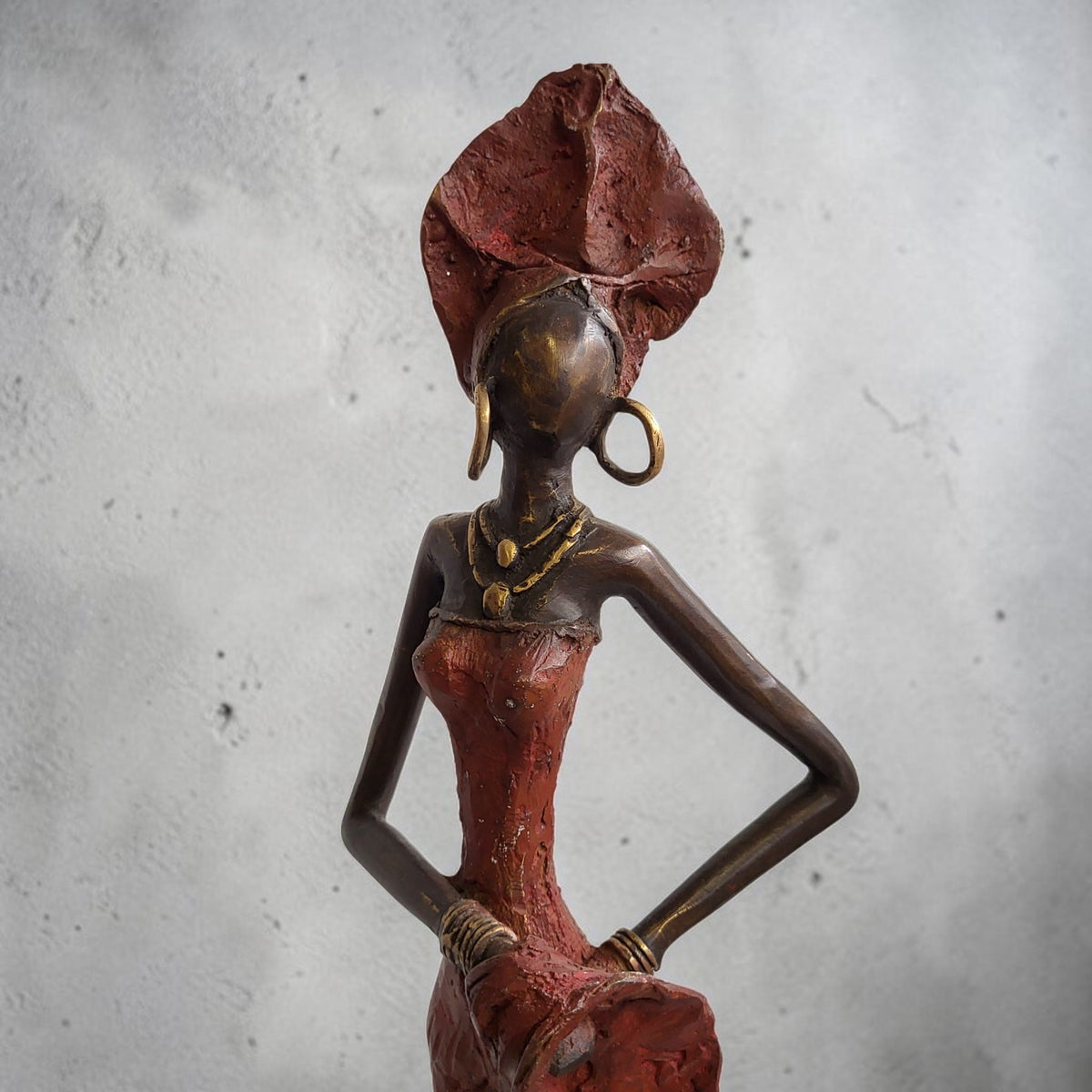 Bronze-Skulptur "Je pose donc je suis (I)" by Issouf B. | 55 cm | Einzelstücke