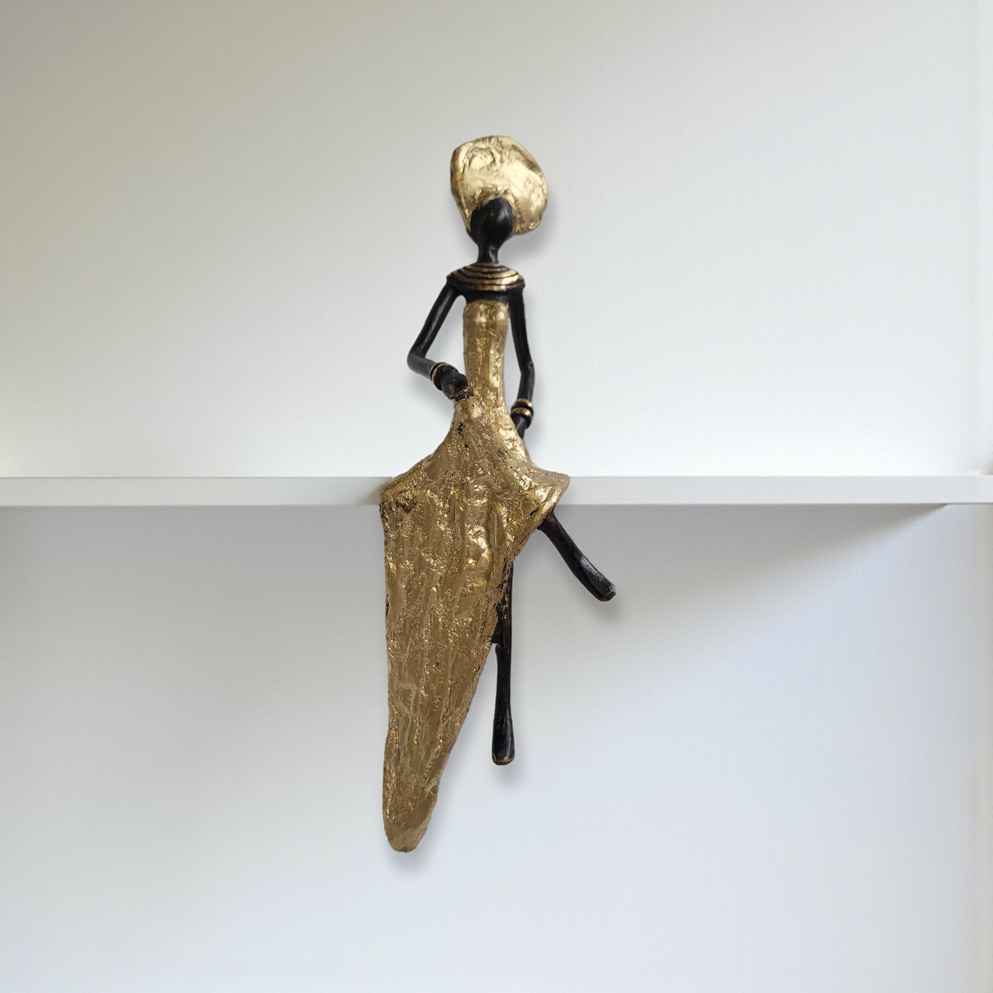 Bronze-Skulptur "Femme assise élégante" by Karim Sana | verschiedene Größen und Farben