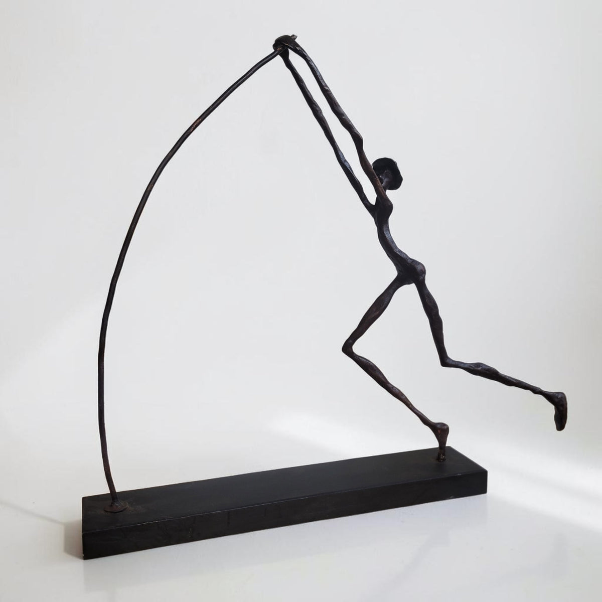 Bronze-Skulptur "Le sauteur à la perche", by Boureima Ouedraogo, 61 cm, Bronze massiv, 2026