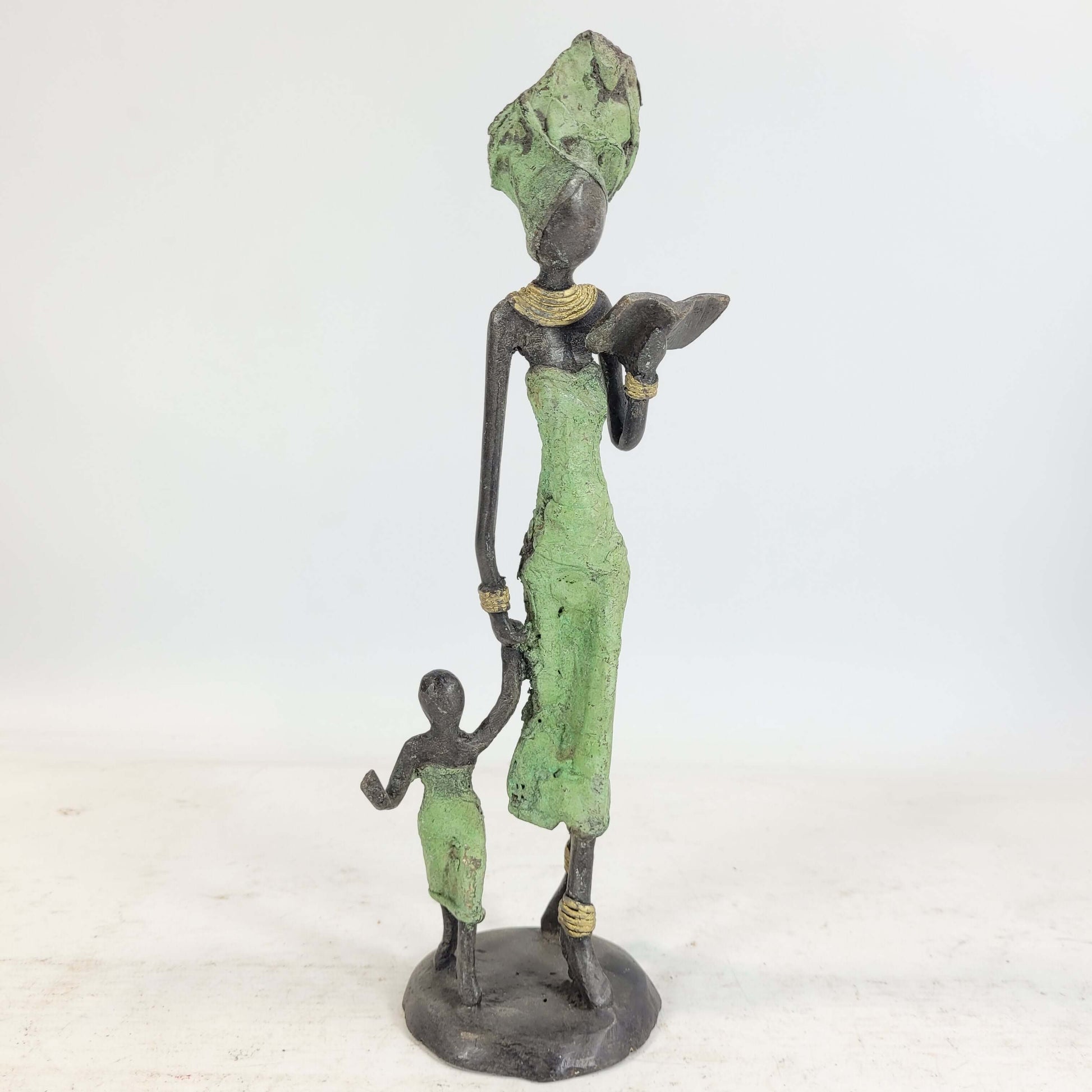Bronze-Skulptur "Frau mit Buch & Kind an der Hand" by Issouf | verschiedene Größen und Farben | Unikate