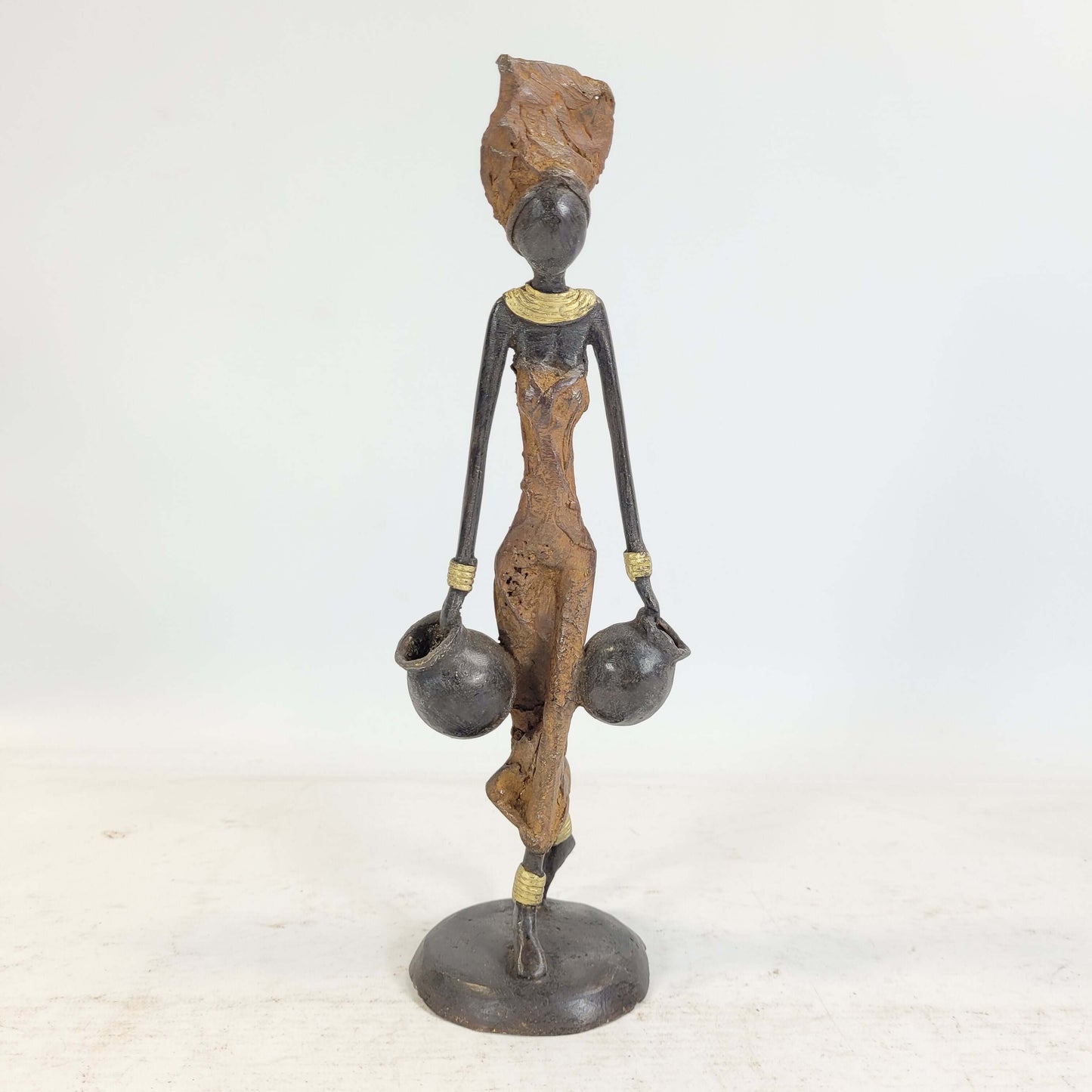 Bronze-Skulptur "Frau mit Amphoren" by Issouf | 15 cm
