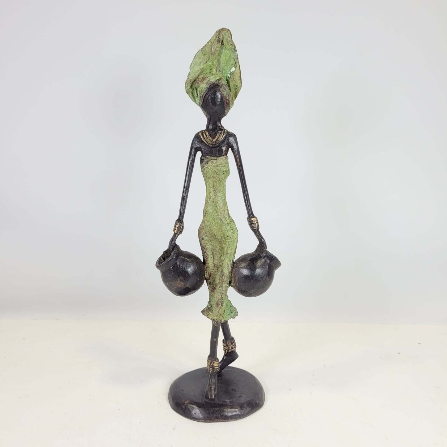 Bronze-Skulptur "Frau mit zwei Amphoren" by Soré | verschiedene Farben und Größen