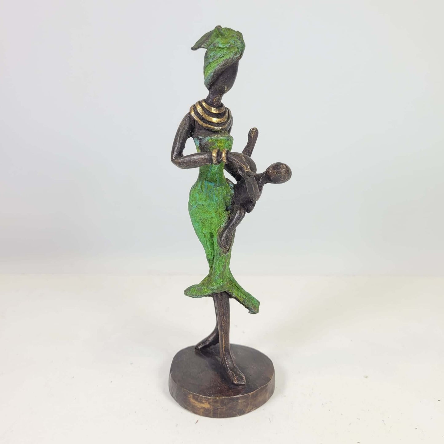 Bronze-Skulptur "femme avec enfant dans les bras" by Karim | verschiedene Größen und Farben