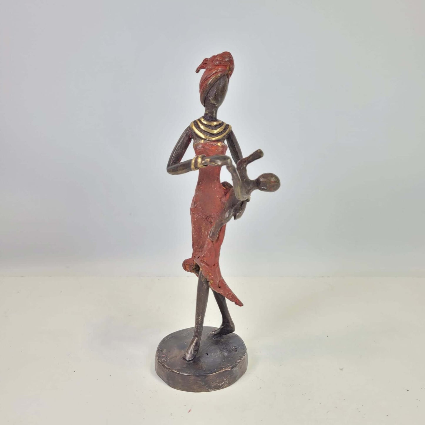Bronze-Skulptur "femme avec enfant dans les bras" by Karim | verschiedene Größen und Farben