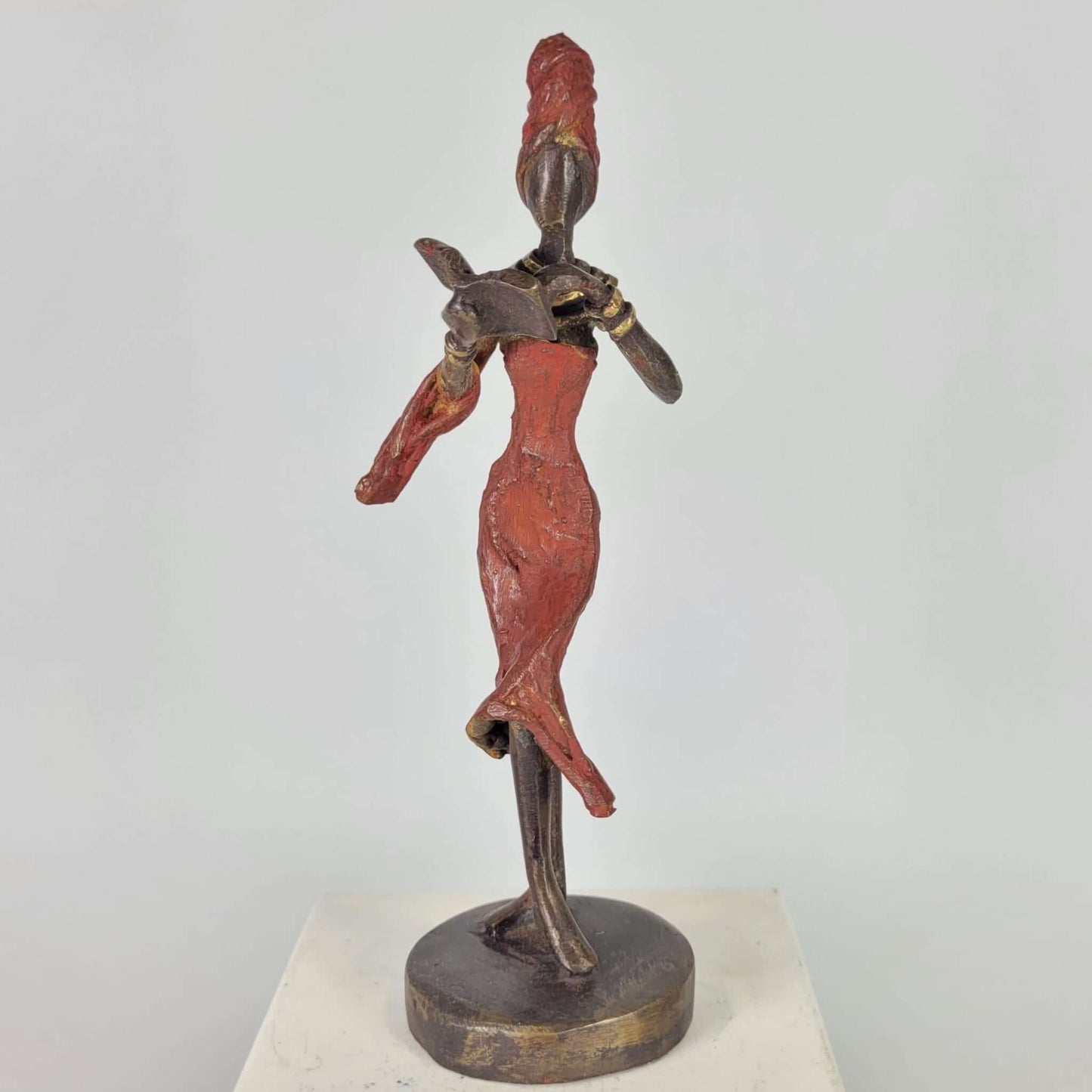 Bronze-Skulptur "Femme avec livre" by Karim | verschiedene Größen und Farben