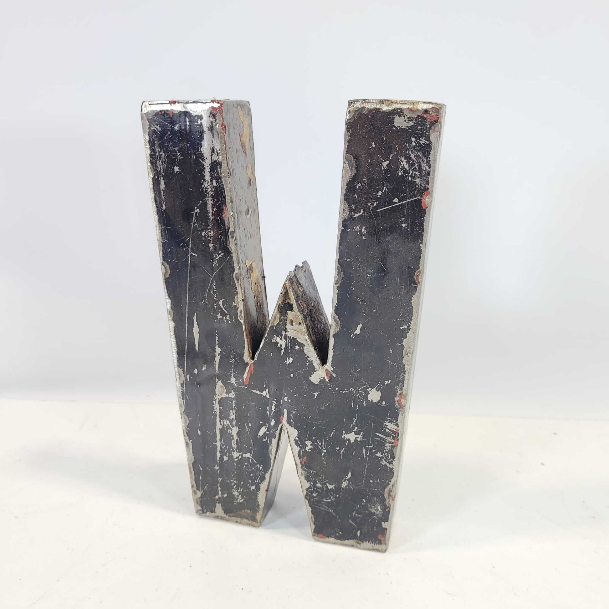 Buchstabe "W" aus recycelten Ölfässern | 22 oder 50 cm | verschiedene Farben